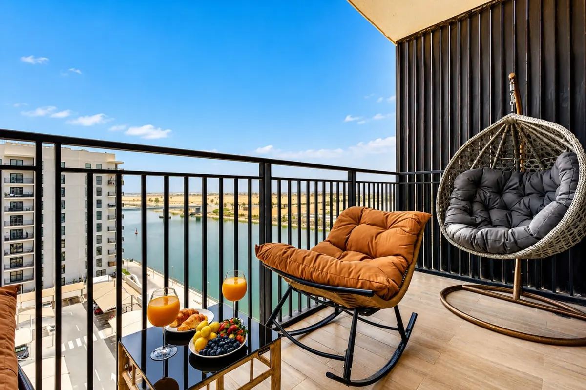 Light & Breezy Apt: Near Ferrari World & Yas Mall