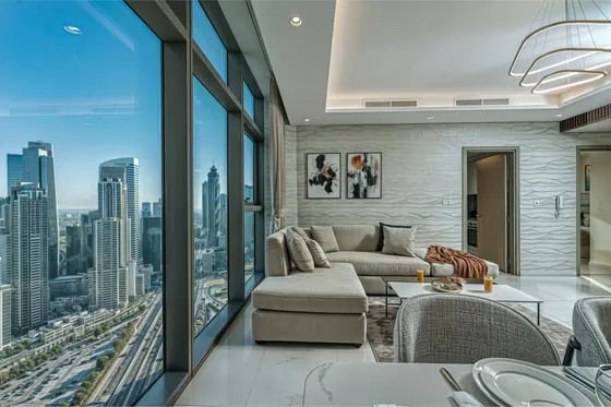 Highest floor - Corner Unit - Infinity Pool