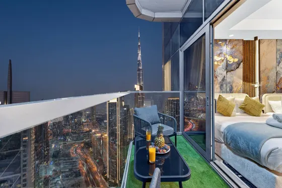 180° 64, floor Infinity Pool - Massive Bedrooms