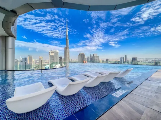 Panoramic Dubai Infinity Pool - Burj Khalifa Views