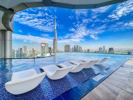 Expansive Private Patio-Infinity Pool/Burj Khalifa
