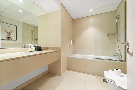 Desert Key 2BR Spacious Apt – Ferrari World & Yas Mall