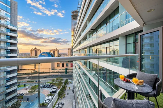 Modern 1BR Paradise - Beach & Infinity Pool Access