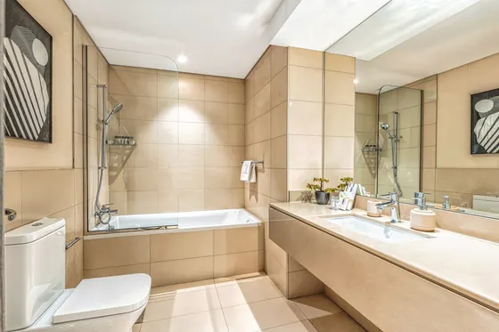 Modern Getaway - Close to Ferrari World & Yas Mall
