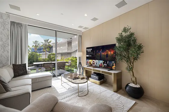 FIVE PALM Cozy Suite | View, Pool & Beach Access