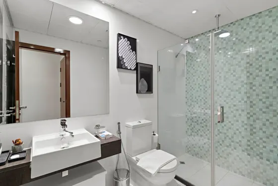 Experience Grandeur: Amazing Views, Pool & Gym