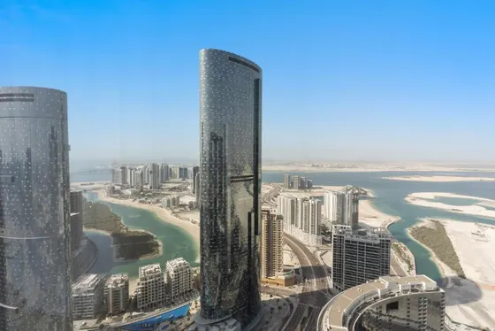 Experience Grandeur: Amazing Views, Pool & Gym