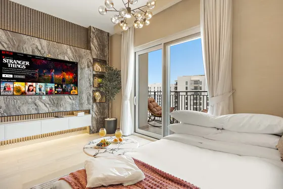Desert Key 2BR Luxe Oasis – Ferrari World & Yas Mall