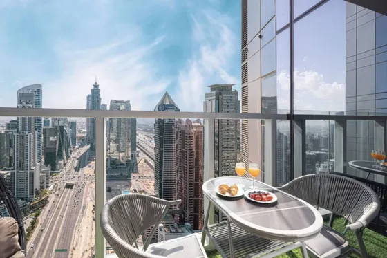 Superb Location: Infinity Pool / Burj Khalifa View