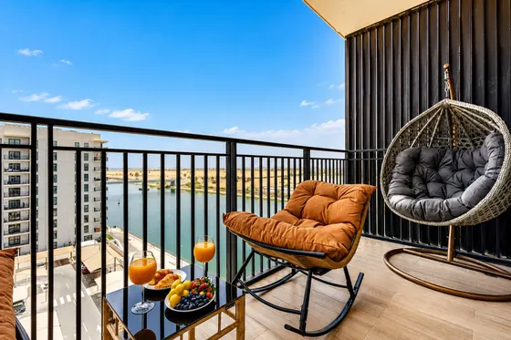 Light & Breezy Apt: Near Ferrari World & Yas Mall