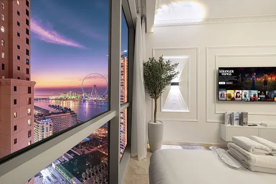 JBR Majestic Hideaway - Sea Views, Pool & Gym