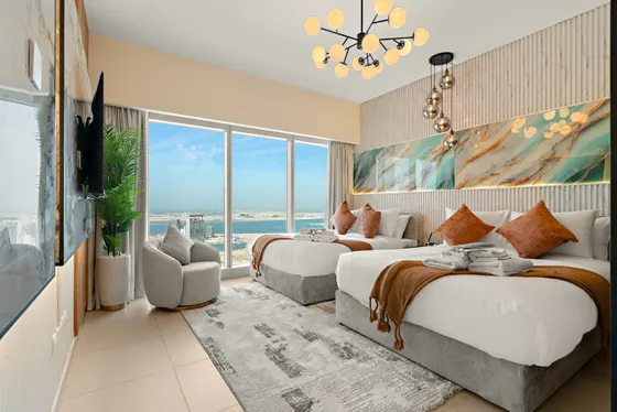 Desert Key Grand Oasis in Gate Tower w/ Pool & Gym