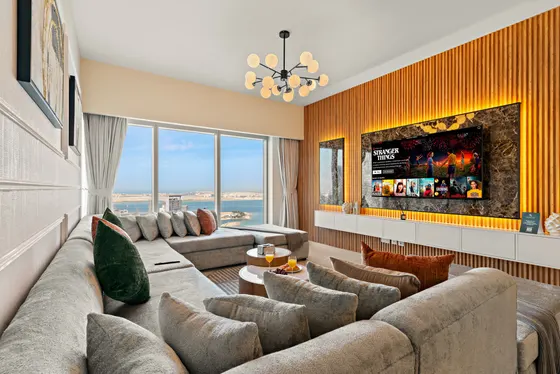Desert Key Grand Oasis in Gate Tower w/ Pool & Gym