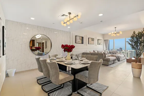 Desert Key Grand Oasis in Gate Tower w/ Pool & Gym