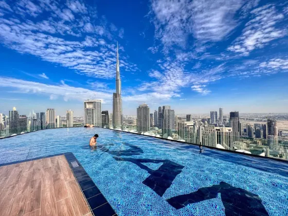 Gorgeous Dubai Infinity Pool - Burj Khalifa Views