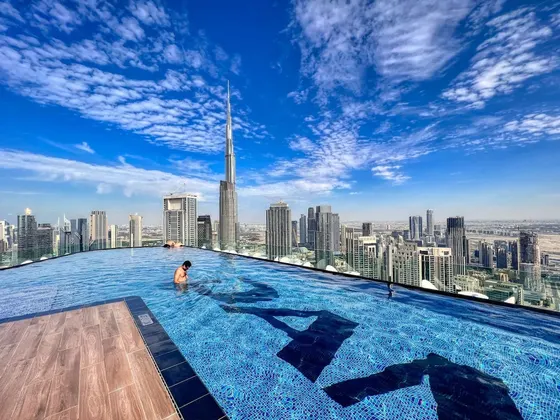 Inviting Infinity Pool - Iconic Burj Khalifa Views