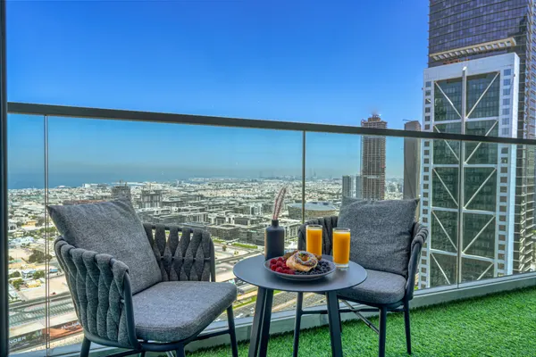 Highest infinity Pool in Downtown Dubai