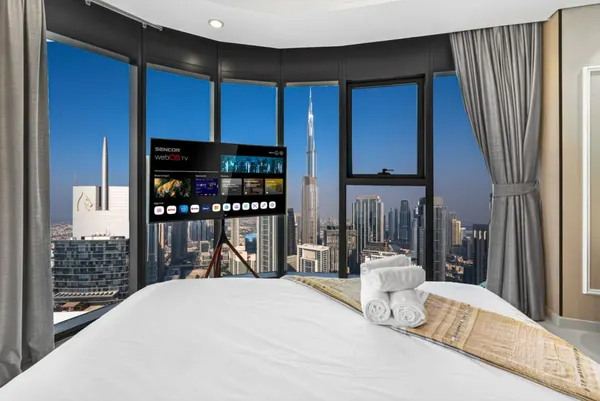 180° 64, floor Infinity Pool - Massive Bedrooms