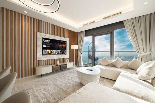 Luxurious Dubai Pool w/ Awe-Inspiring Burj Khalifa