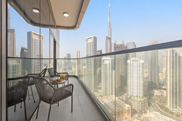 Skyline Serenity - Burj Khalifa w/ Infinity Pool