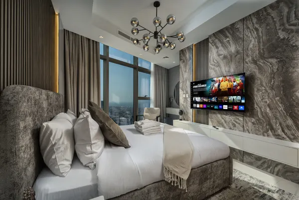 Stunning 2BR w/ Seaview- Infinity Pool & Burj View