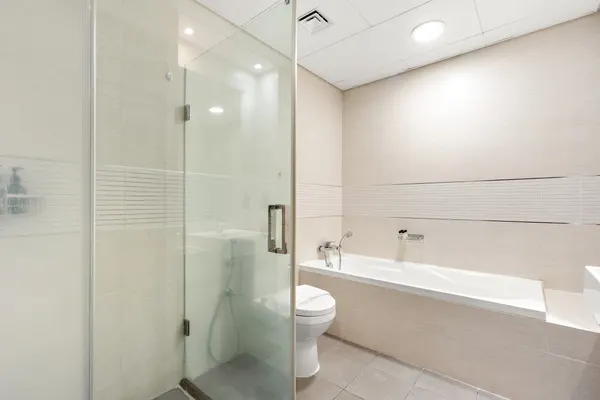 Polished Haven in Gate Tower: Pool & Gym Access