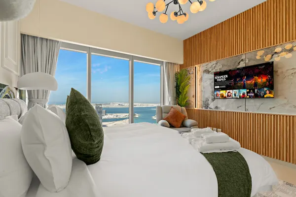 Grand Oasis in Gate Tower w/ Pool & Gym