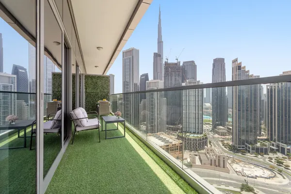 Prime Downtown Spot: Infinity Pool w/ Burj Views