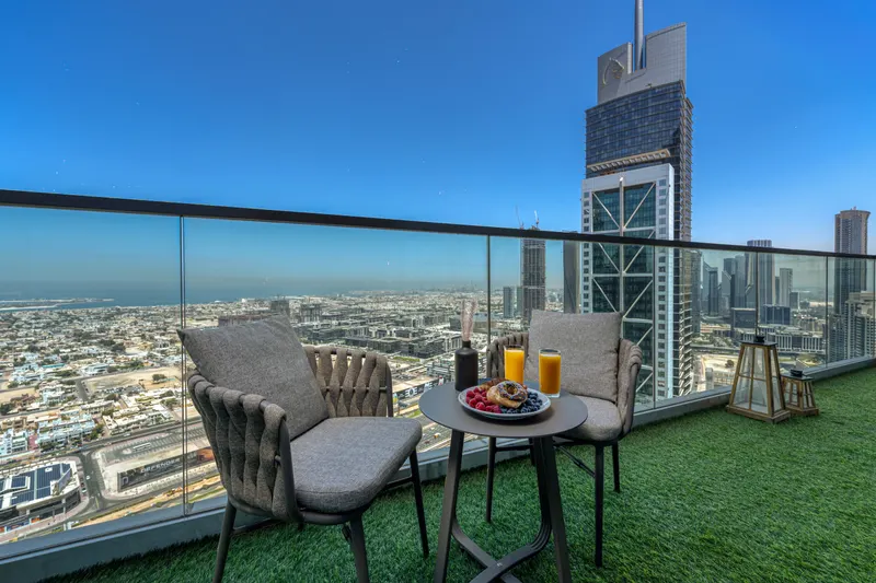 Highest infinity Pool in Downtown Dubai
