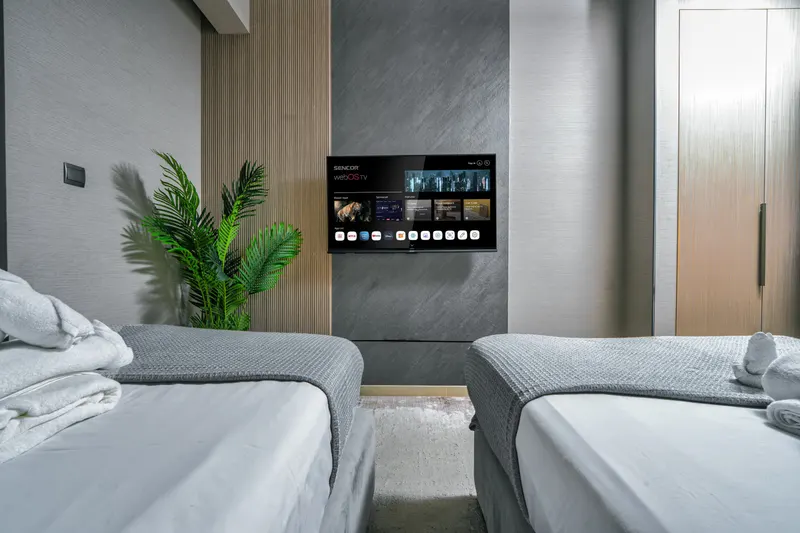 Expansive 7-Bed Apartment Overlooking Burj & Fountains