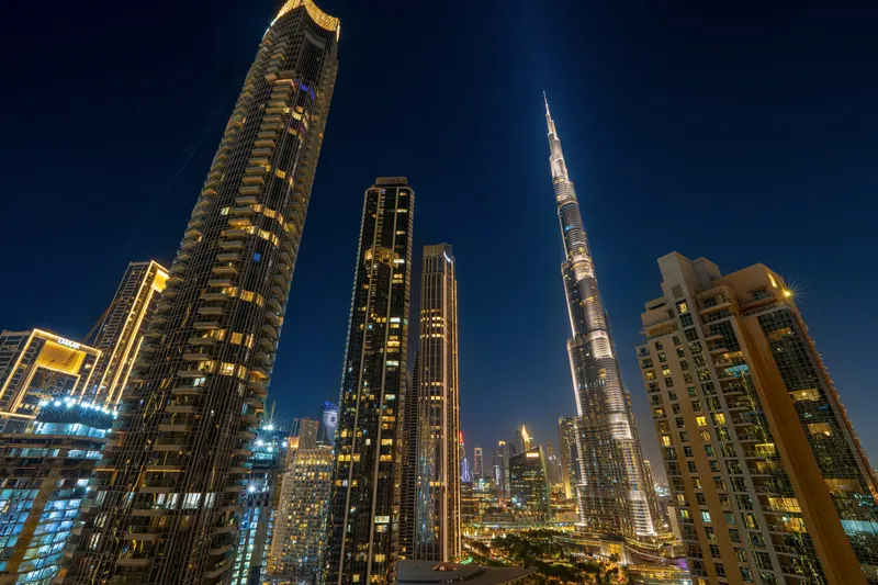 Full Burj Khalifa and Dubai Fountain Views