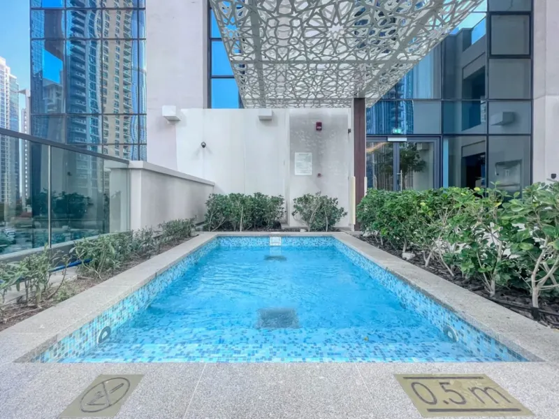 Full Burj Khalifa and Dubai Fountain Views