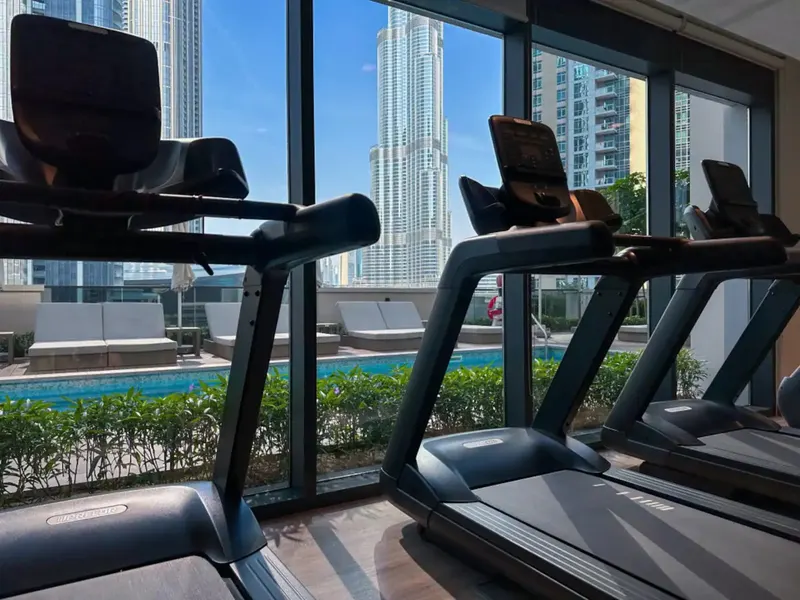 Full Burj Khalifa and Dubai Fountain Views