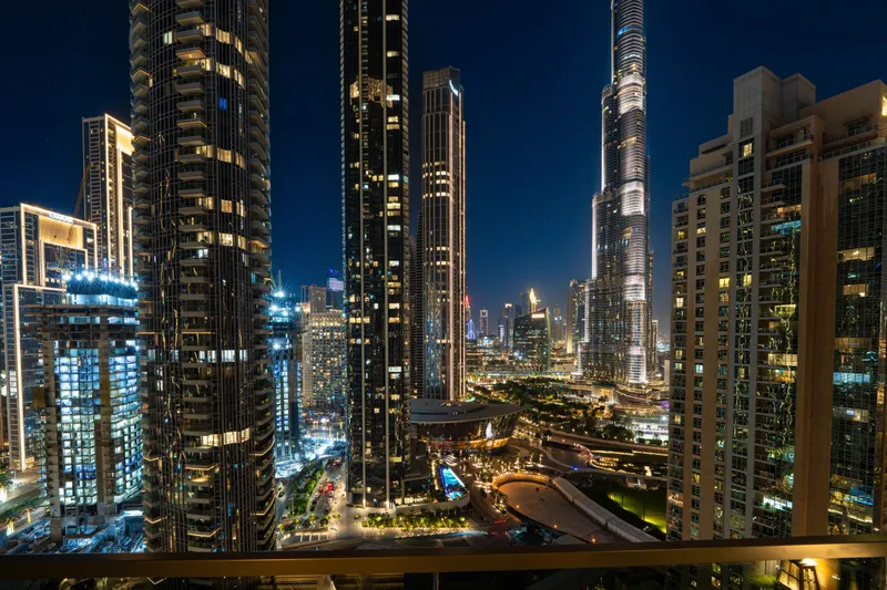 Full Burj Khalifa and Dubai Fountain Views