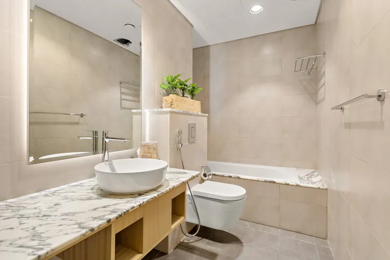 Super High Floor! Stunning Views, 64th Floor Pool