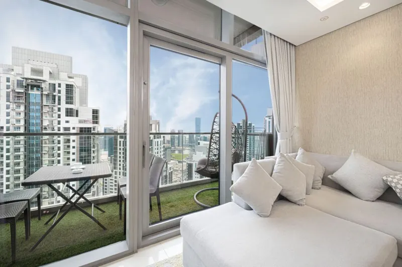 Famous Infinity Pool, Burj Khalifa View, King Bed