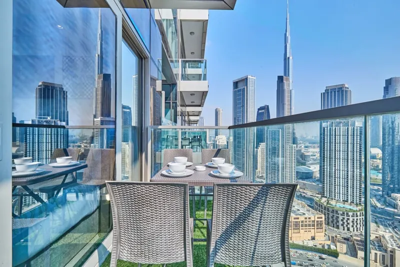 Famous Infinity Pool, Burj Khalifa View, King Bed
