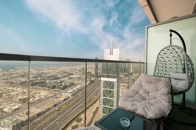 Highest floor - Corner Unit - Infinity Pool