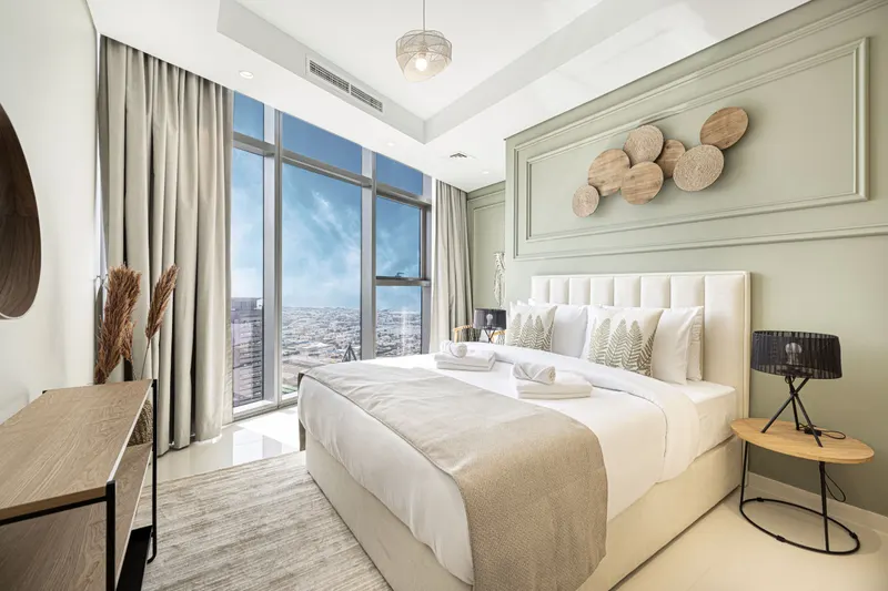 Highest floor - Corner Unit - Infinity Pool