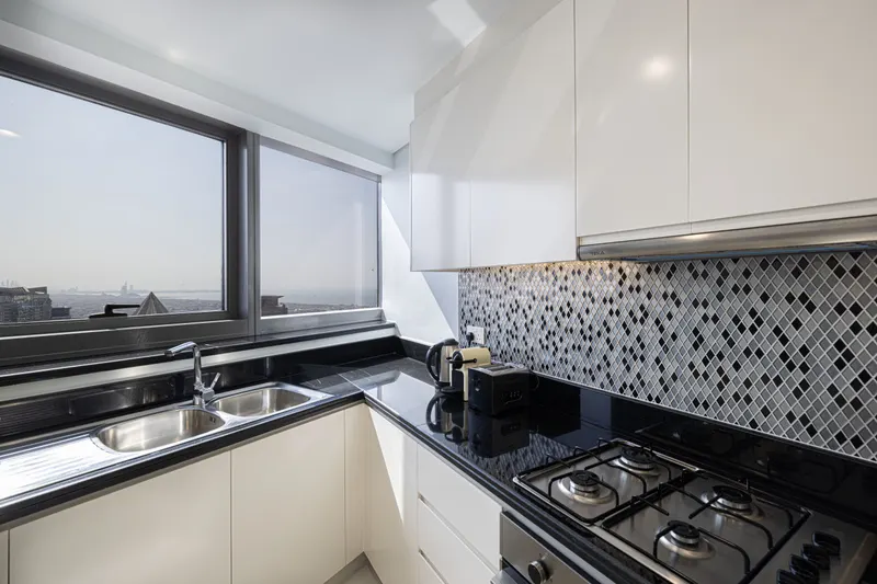Highest floor - Corner Unit - Infinity Pool
