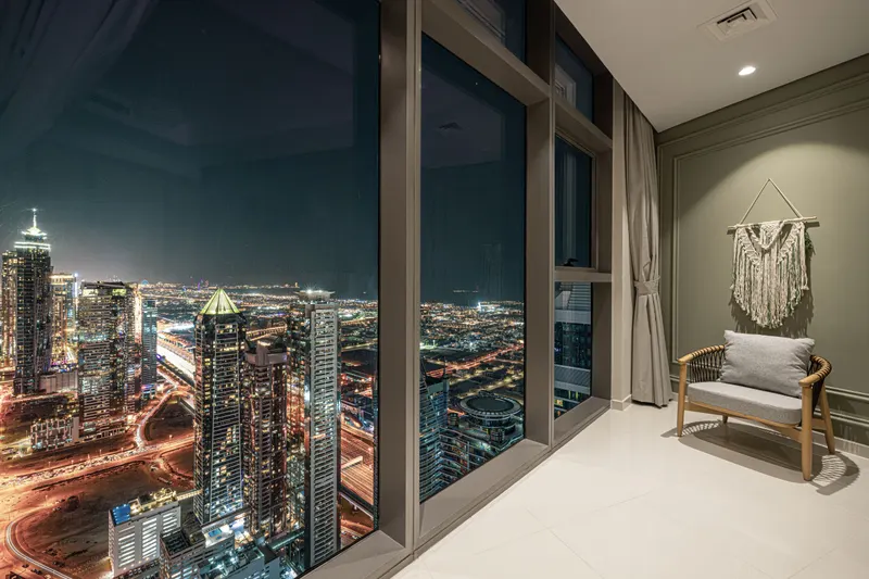 Highest floor - Corner Unit - Infinity Pool