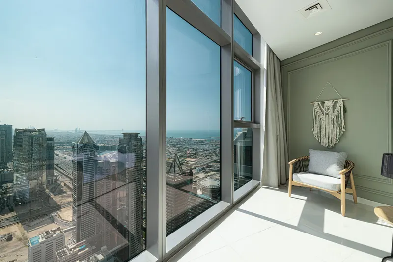 Highest floor - Corner Unit - Infinity Pool
