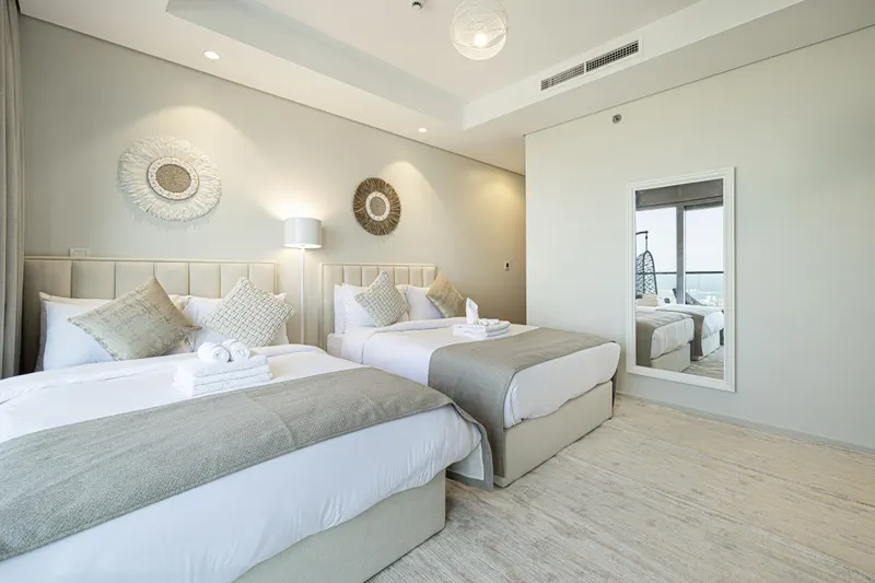 Highest floor - Corner Unit - Infinity Pool