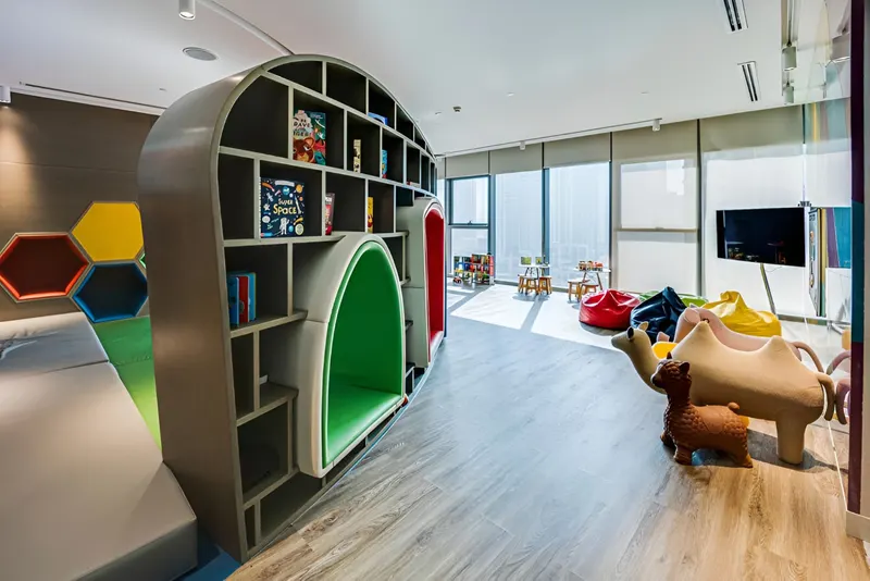 Highest floor - Corner Unit - Infinity Pool