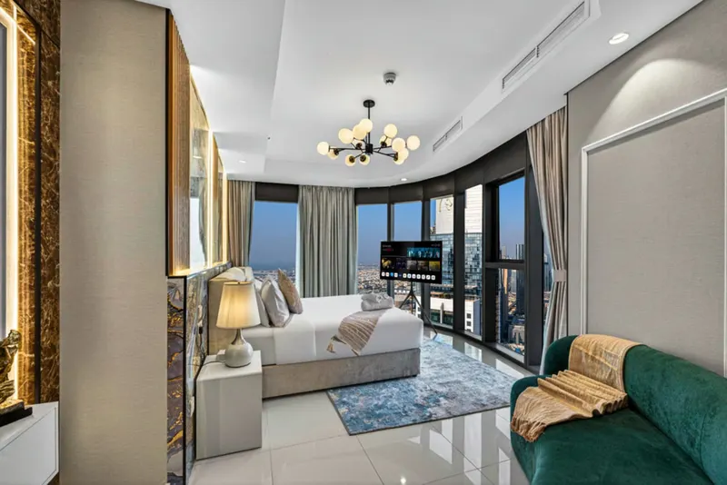 180° 64, floor Infinity Pool - Massive Bedrooms