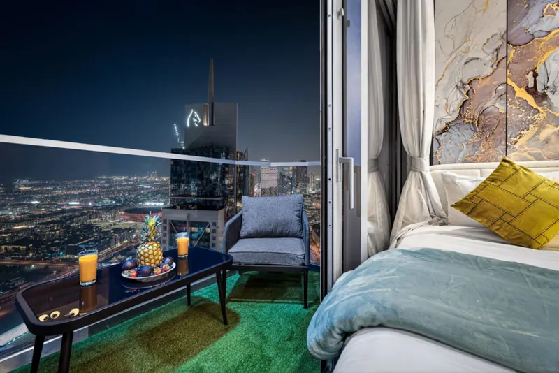 180° 64, floor Infinity Pool - Massive Bedrooms