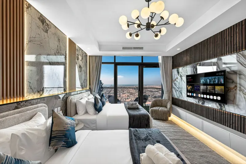 180° 64, floor Infinity Pool - Massive Bedrooms