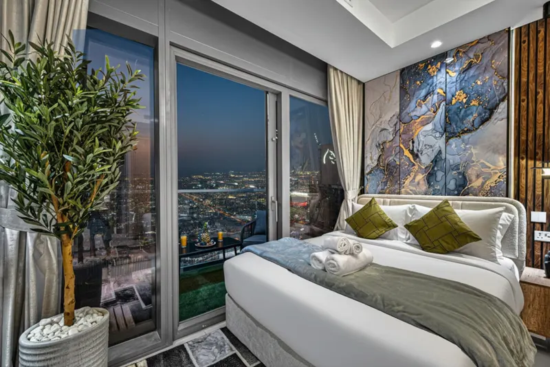 180° 64, floor Infinity Pool - Massive Bedrooms