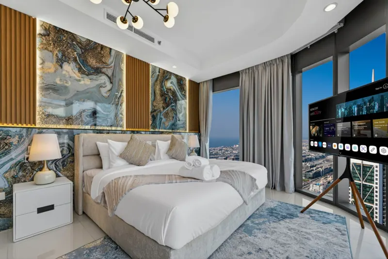 180° 64, floor Infinity Pool - Massive Bedrooms