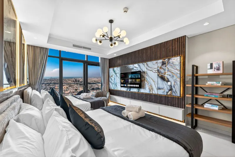 180° 64, floor Infinity Pool - Massive Bedrooms